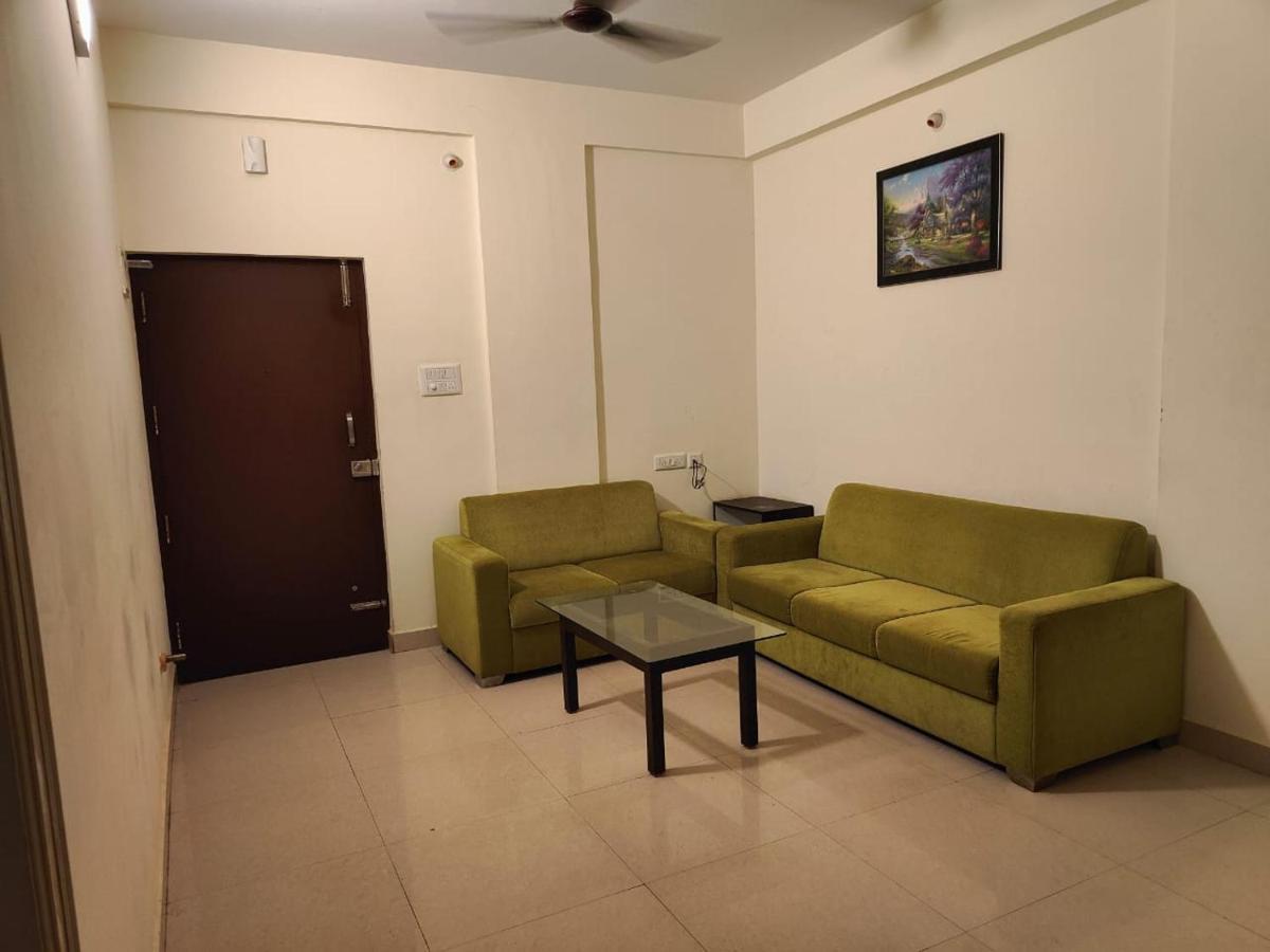 Pristine Inn Manyata Bangalore Bagian luar foto
