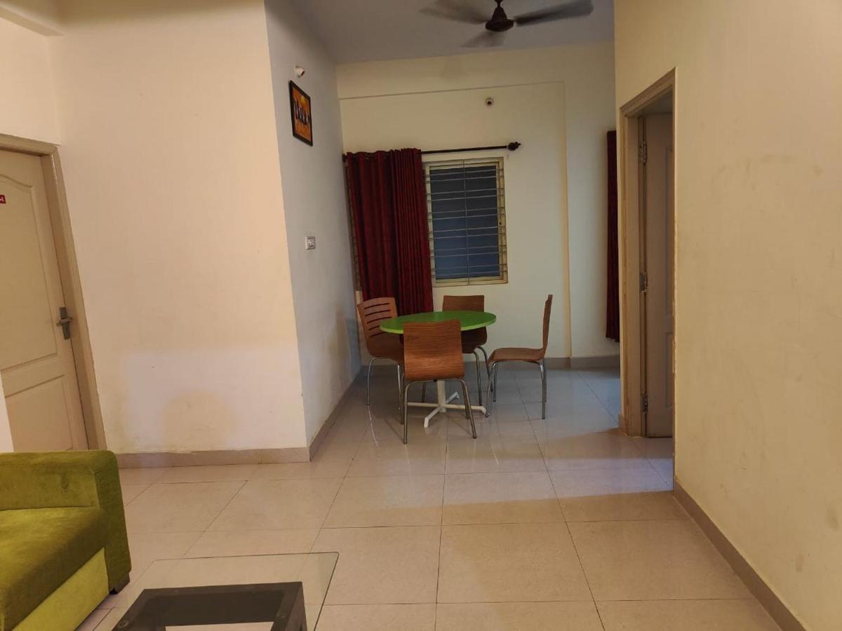 Pristine Inn Manyata Bangalore Bagian luar foto