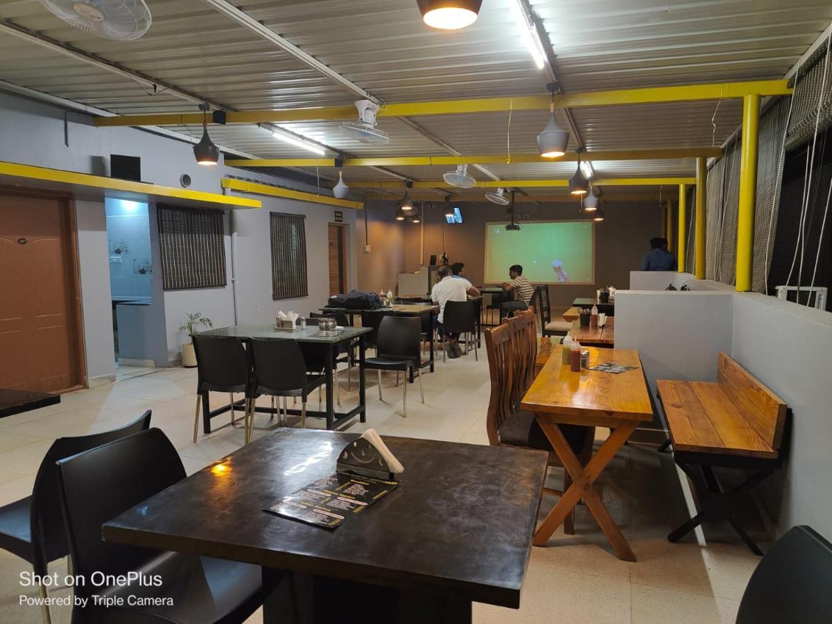 Pristine Inn Manyata Bangalore Bagian luar foto